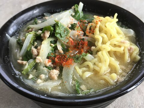 ラディッシュの葉＆新玉deひき肉味噌ラーメン♪